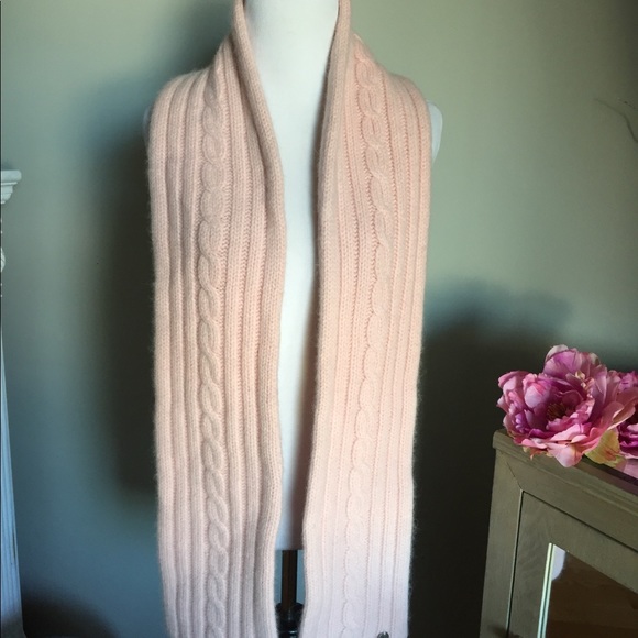 Aritzia Accessories - Price Drop TNA Aritzia Lambswool scarf chunky knit